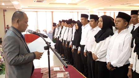 PANWASLU LANTIK PANITIA PENGAWAS KELURAHAN SE-KOTA LUBUKLINGGAU